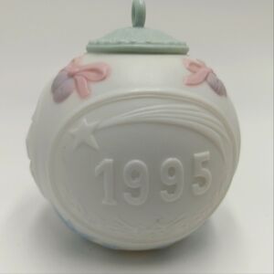 Vintage Lladro Annual Ornament Porcelain Ball Christmas Tree Decoration 1995